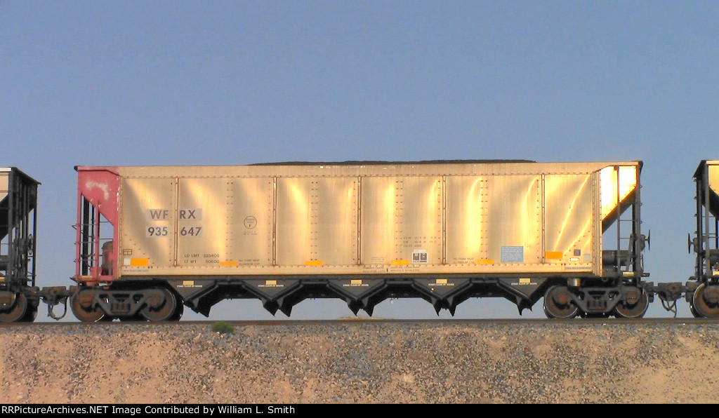 WB Unit Loaded Hooper Frt at Erie NV W-Pshr -61